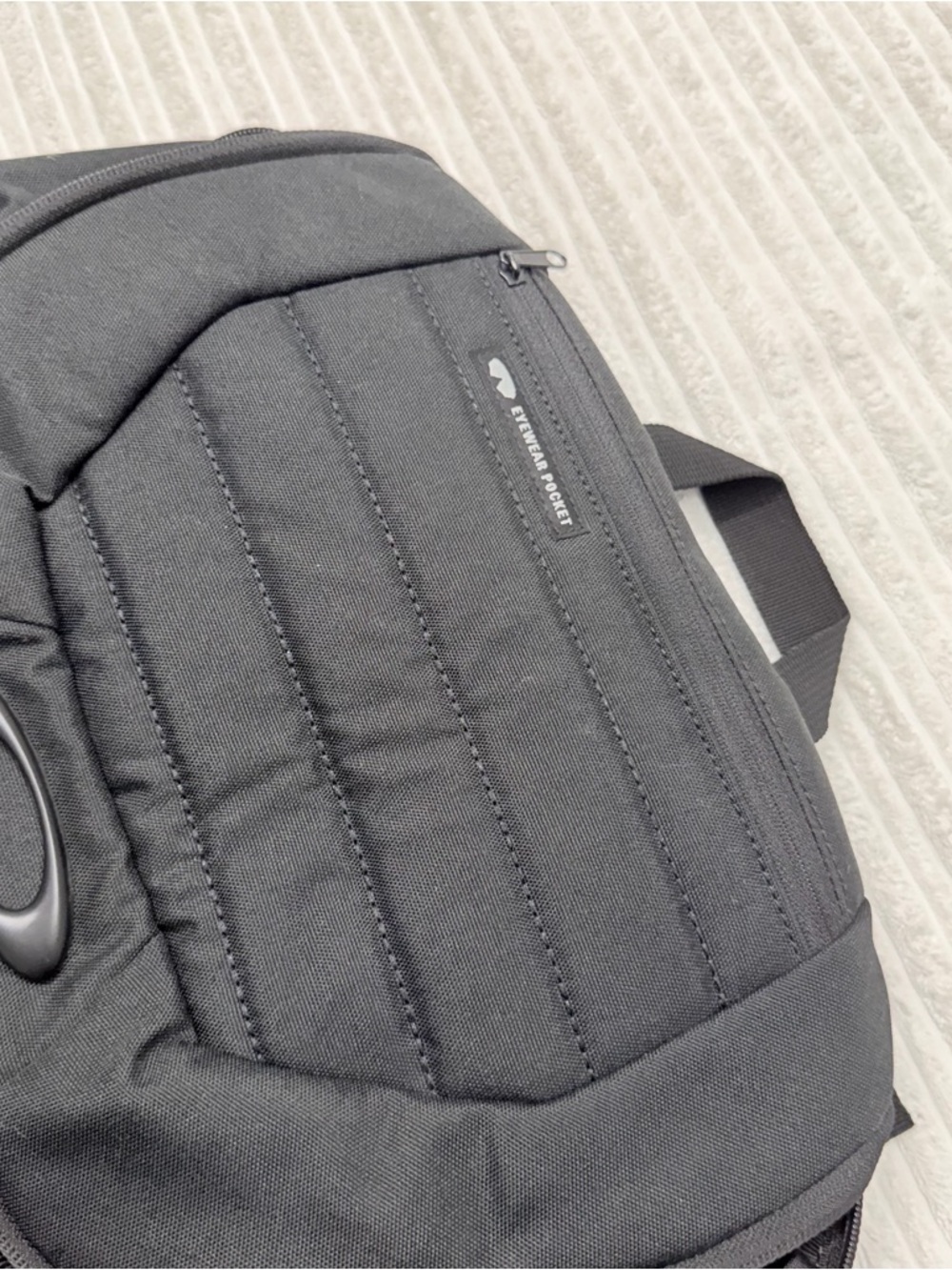 Oakley Enduro 3.0 Backpack - Picture 5 of 8